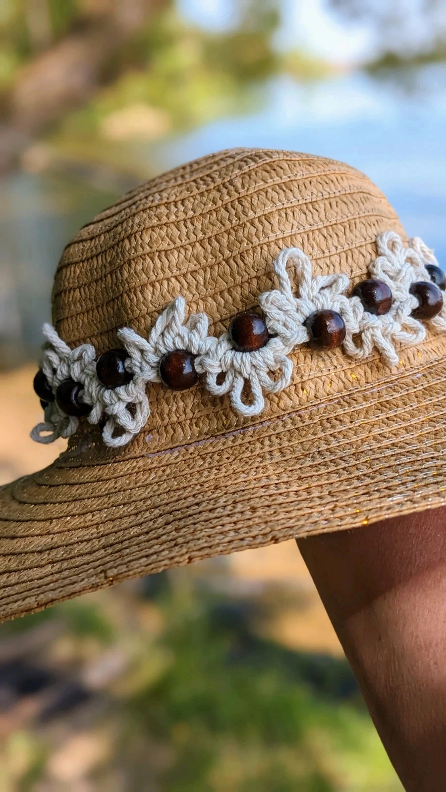 Sublime bohemian hat in wooden beads and macramé – photo 4